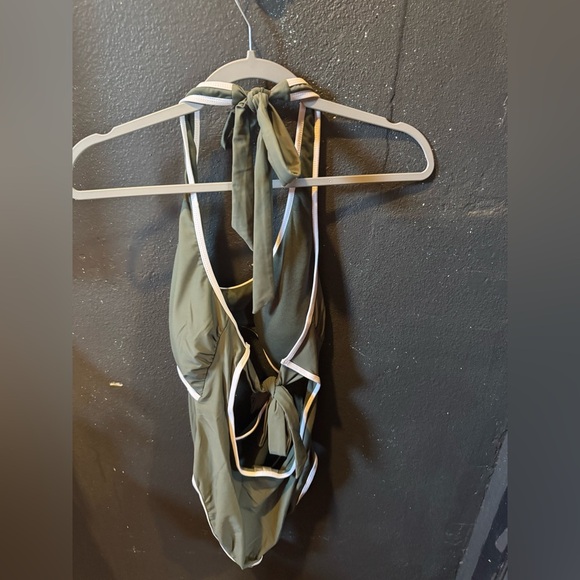 Women’s CYN & LUCA Olive Green One Piece Swimsuit Size Large - Picture 5 of 6